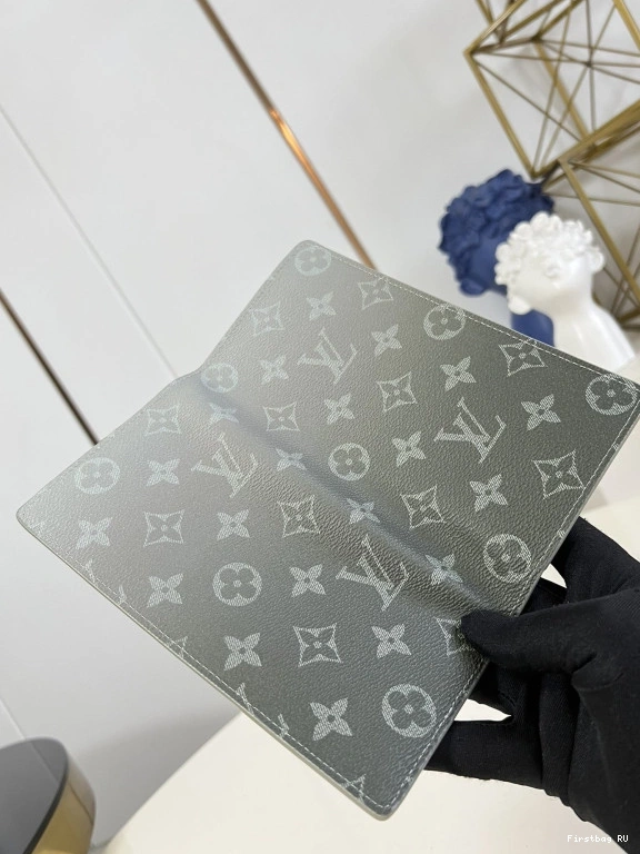 First bag LOUIS WALLET-10*19*2cm BRAZZA VUITTON 0725